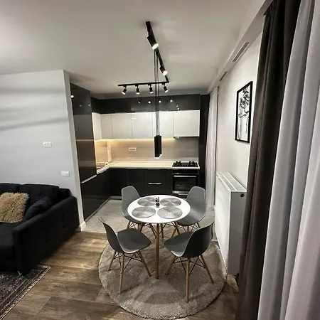 Apartment Studio, Tomis Park